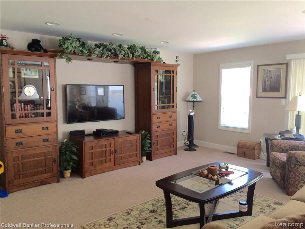 2815 Bembridge Road Royal Oak, MI 48073 - Photo 12 of 28 Gallery Image 12