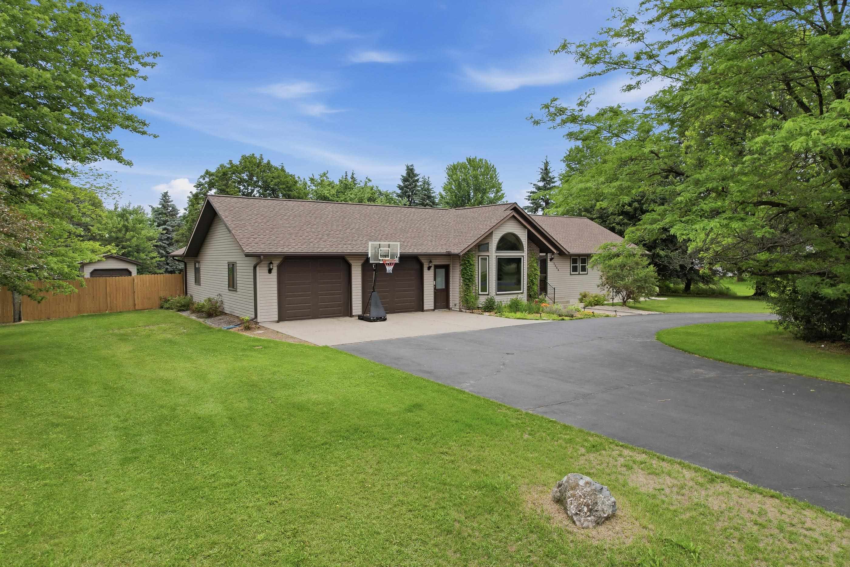 5664 Regent Street Stevens Point, WI 54482 - Photo 2 of 52