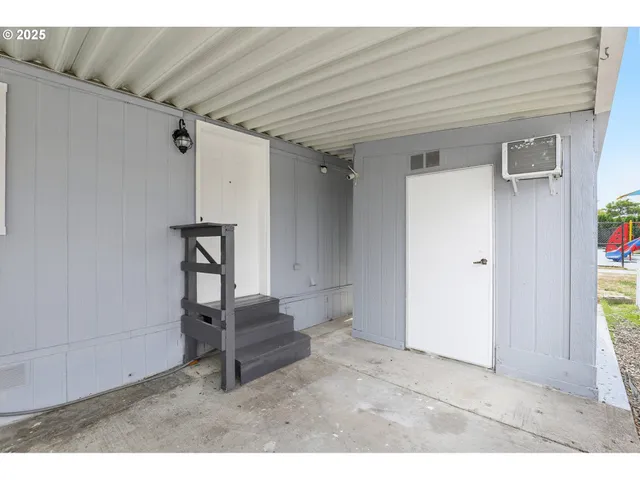 $119,900 | 520 Southwest Georgetown Way, Beaverton, OR 97006