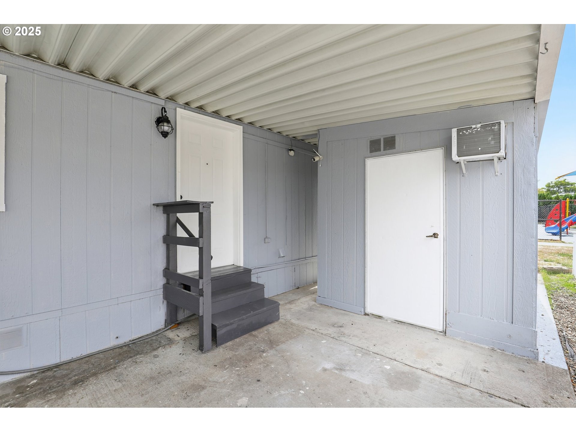 520 Southwest Georgetown Way Beaverton, OR 97006 - Photo 38 of 47