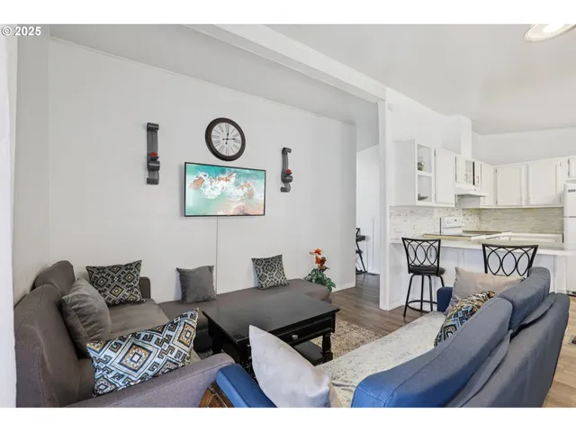 $119,900 | 520 Southwest Georgetown Way, Beaverton, OR 97006