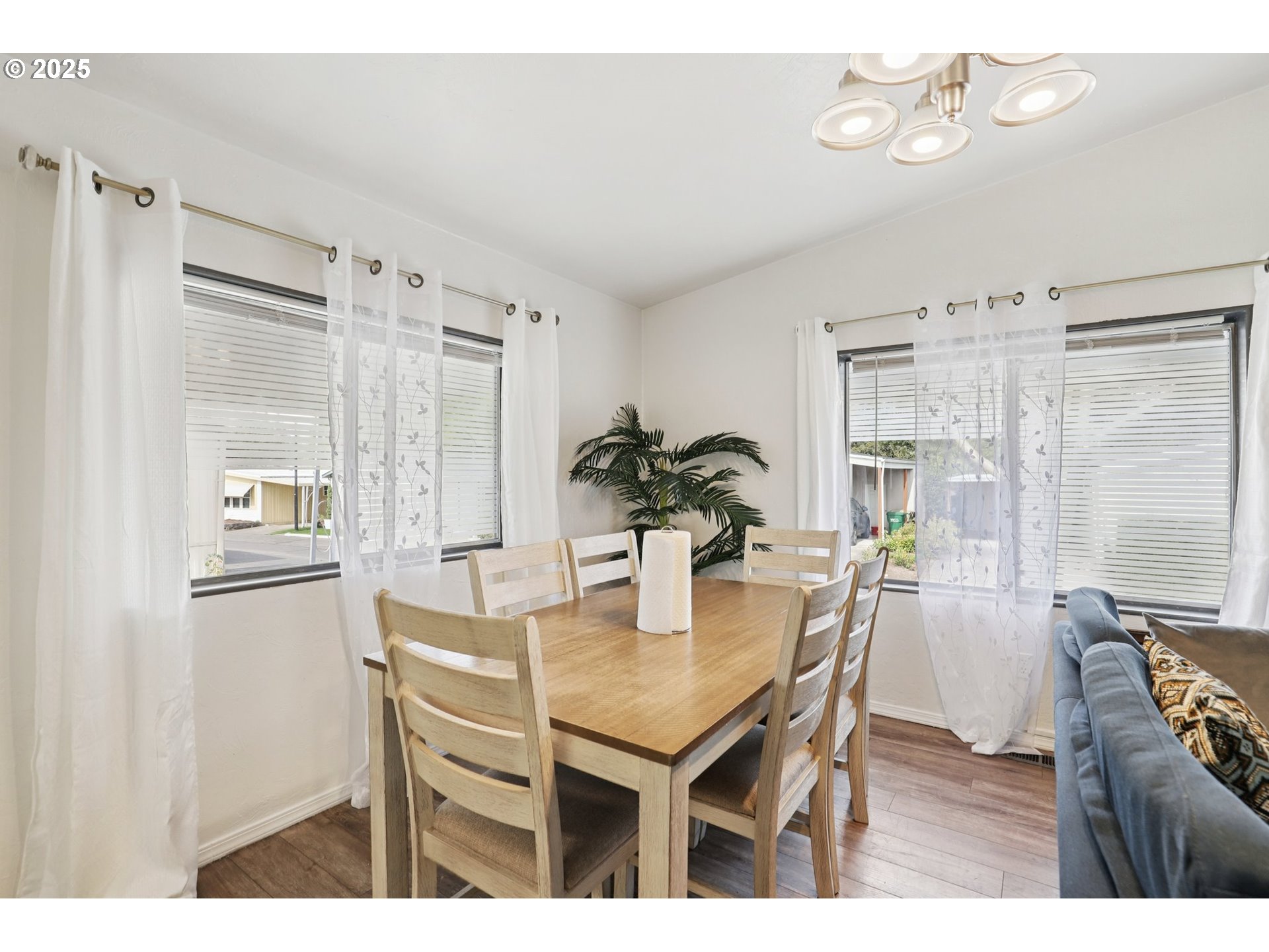 520 Southwest Georgetown Way Beaverton, OR 97006 - Photo 8 of 47