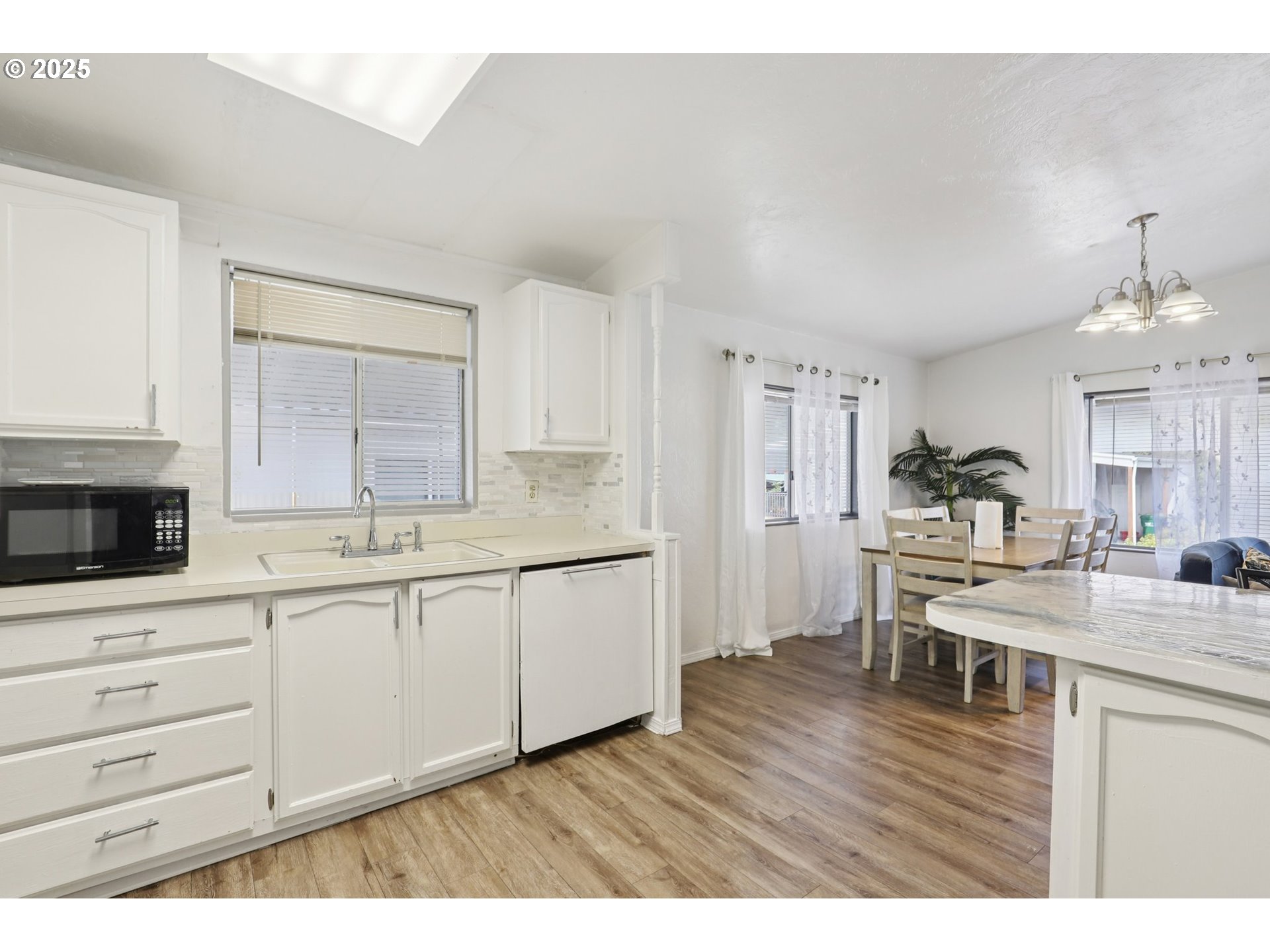 520 Southwest Georgetown Way Beaverton, OR 97006 - Photo 10 of 47