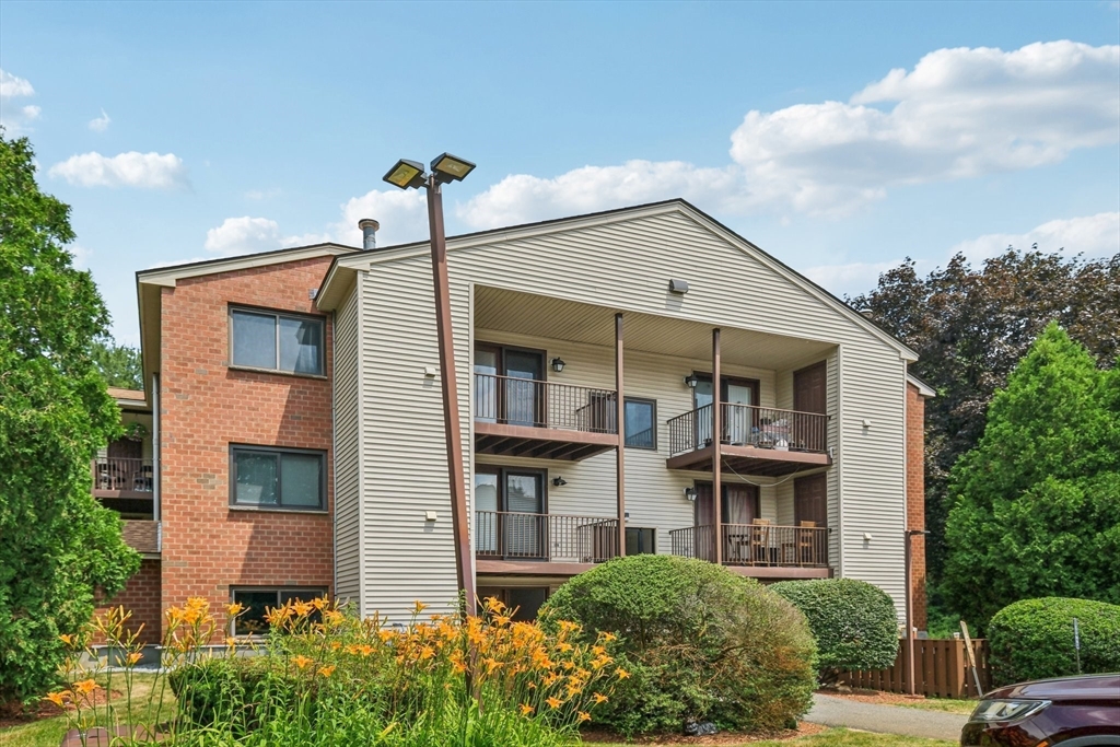 189 Littleton Road, Unit 32 Chelmsford, MA 01824 - Photo 1 of 26 Gallery Image 1