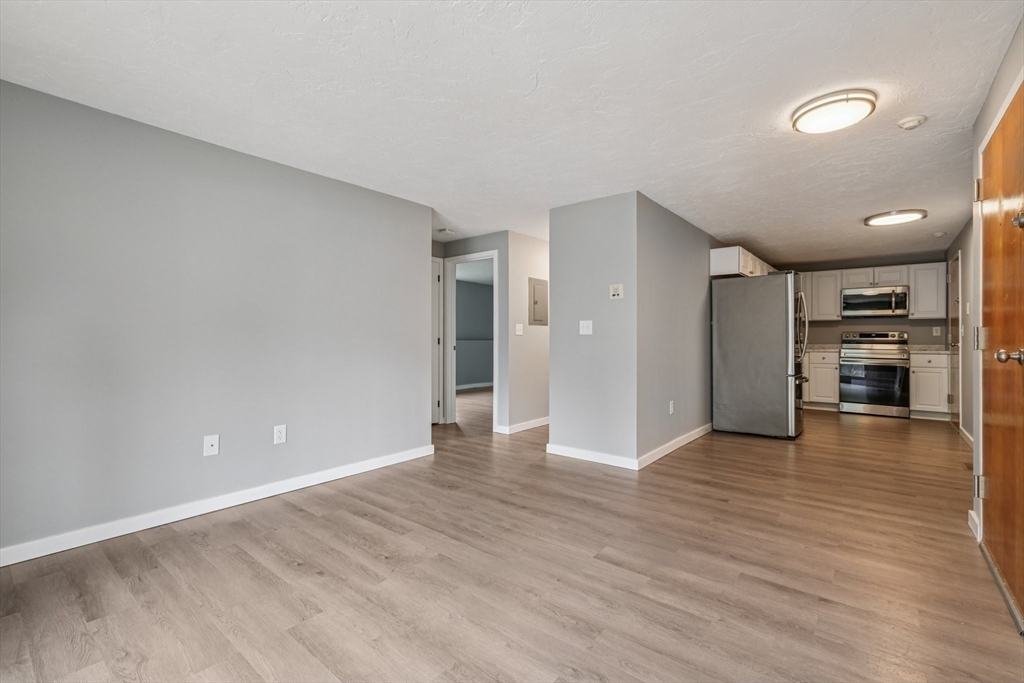 189 Littleton Road, Unit 32 Chelmsford, MA 01824 - Photo 8 of 26 Gallery Image 8