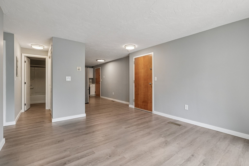 189 Littleton Road, Unit 32 Chelmsford, MA 01824 - Photo 9 of 26 Gallery Image 9