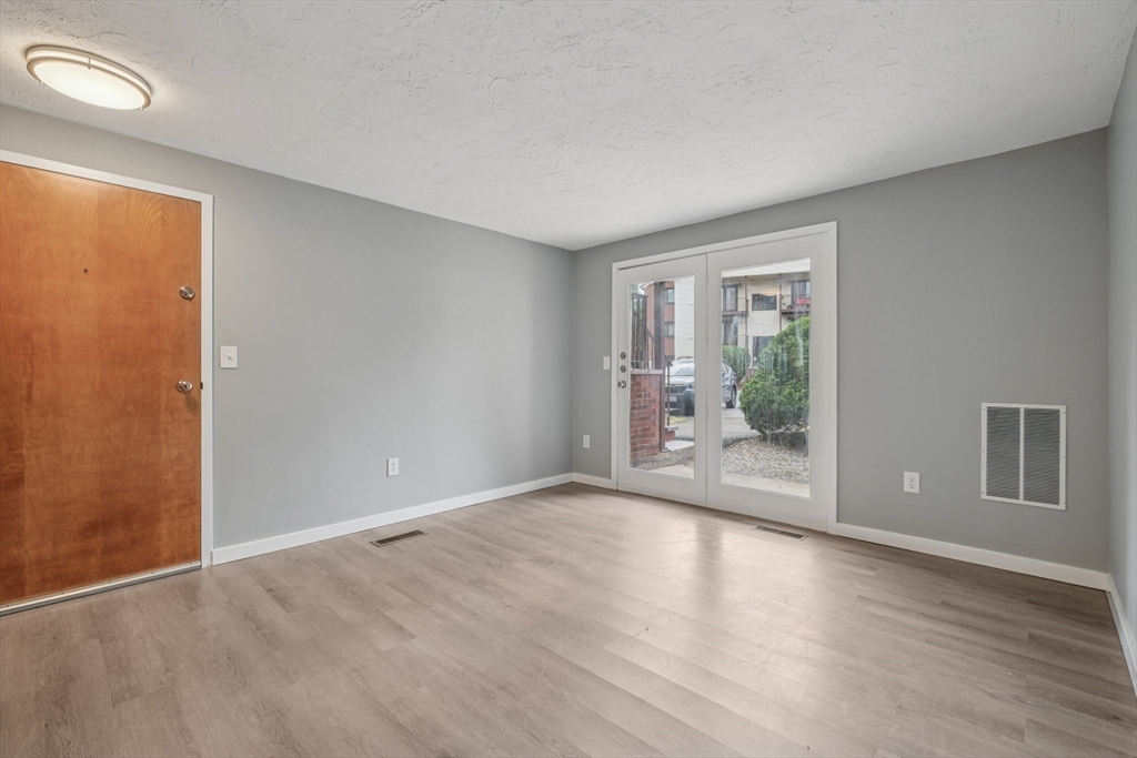 189 Littleton Road, Unit 32 Chelmsford, MA 01824 - Photo 10 of 26 Gallery Image 10