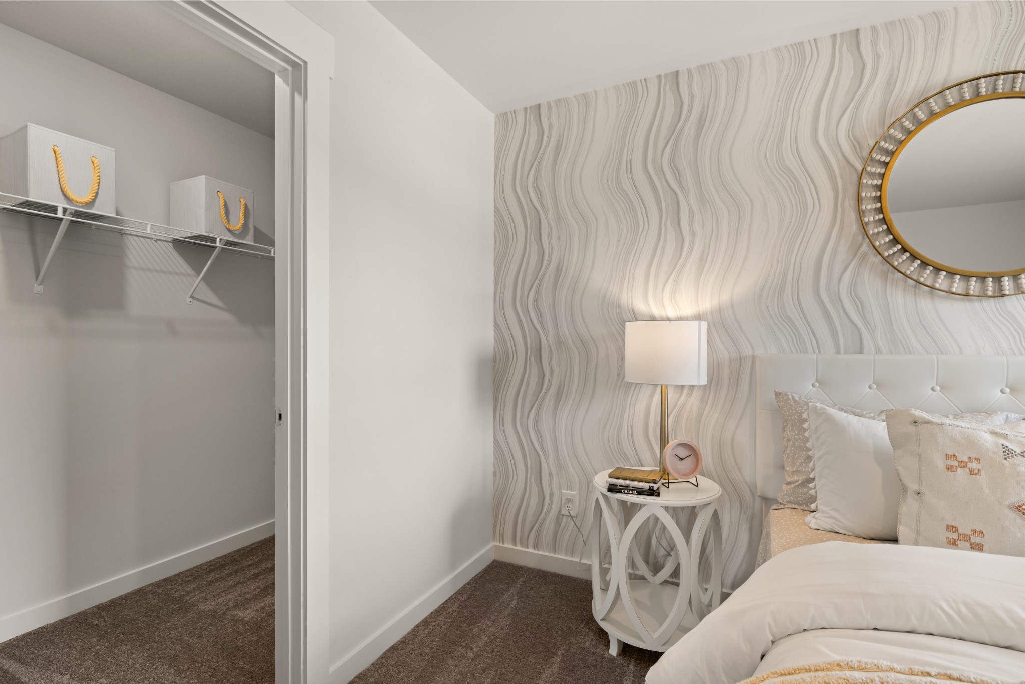 2412 Williams Rdg Drive Columbia, TN 38401 - Photo 47 of 54 a room with a couch and a mirror