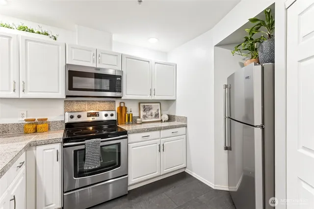 $425,000 | 1940 South 368th Place, Federal Way, WA 98003