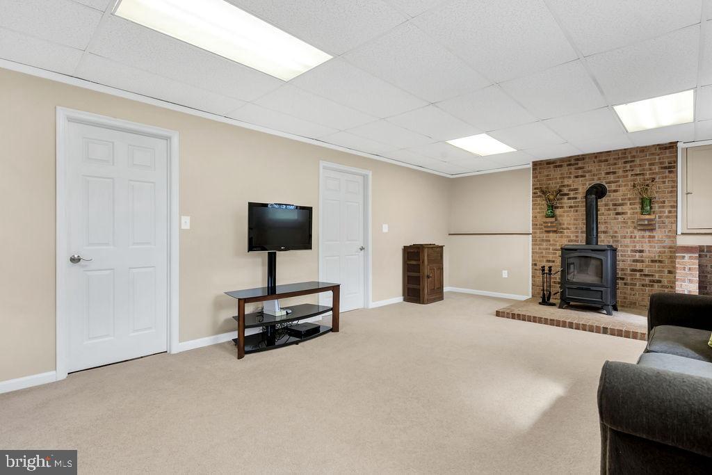 516 Stringtown Road Berryville, VA 22611 - Photo 22 of 37 Family room