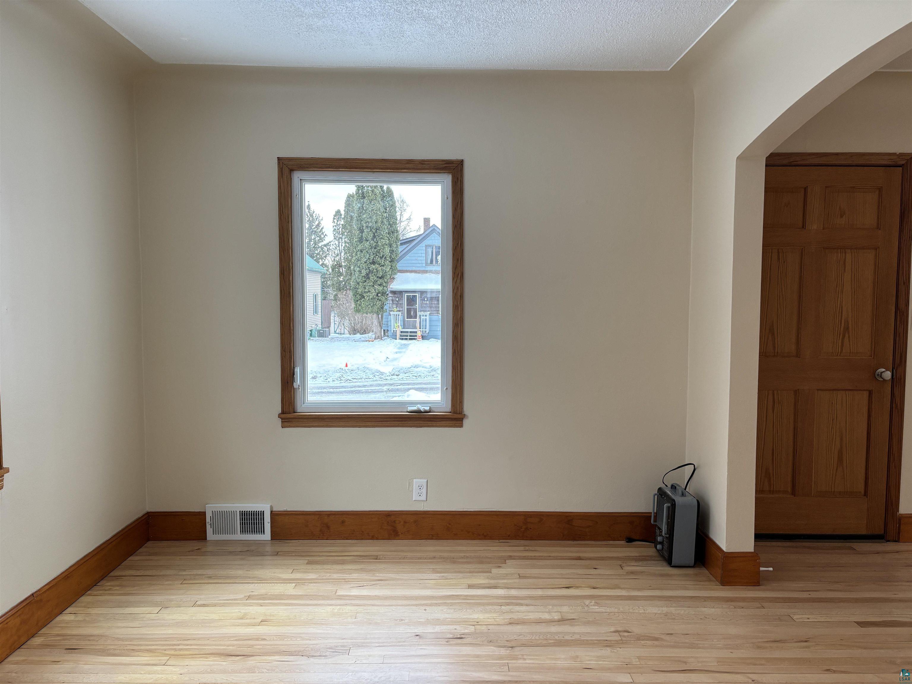 5211 Avondale Street Duluth, MN 55804 - Photo 12 of 29
