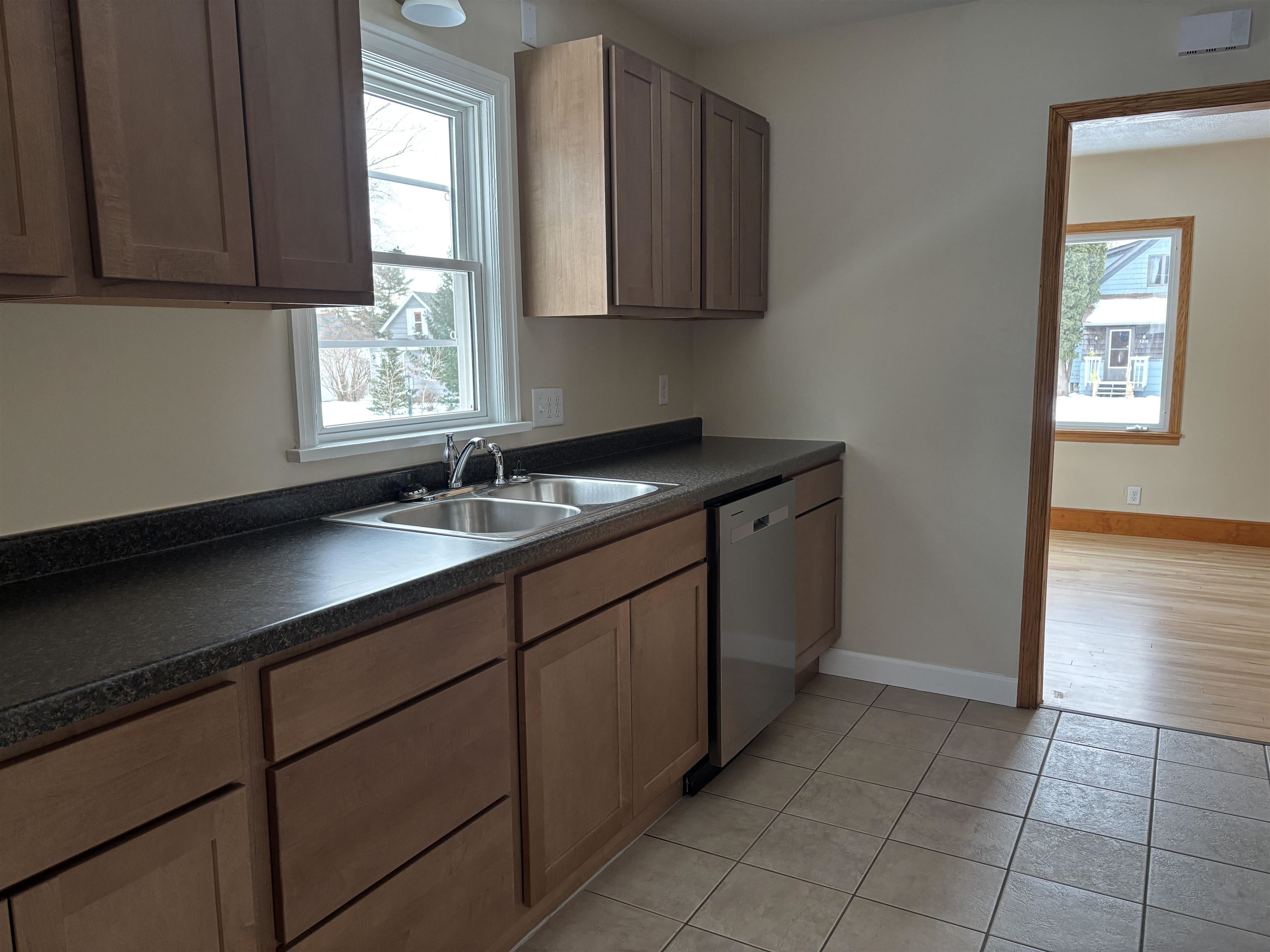 5211 Avondale Street Duluth, MN 55804 - Photo 16 of 29