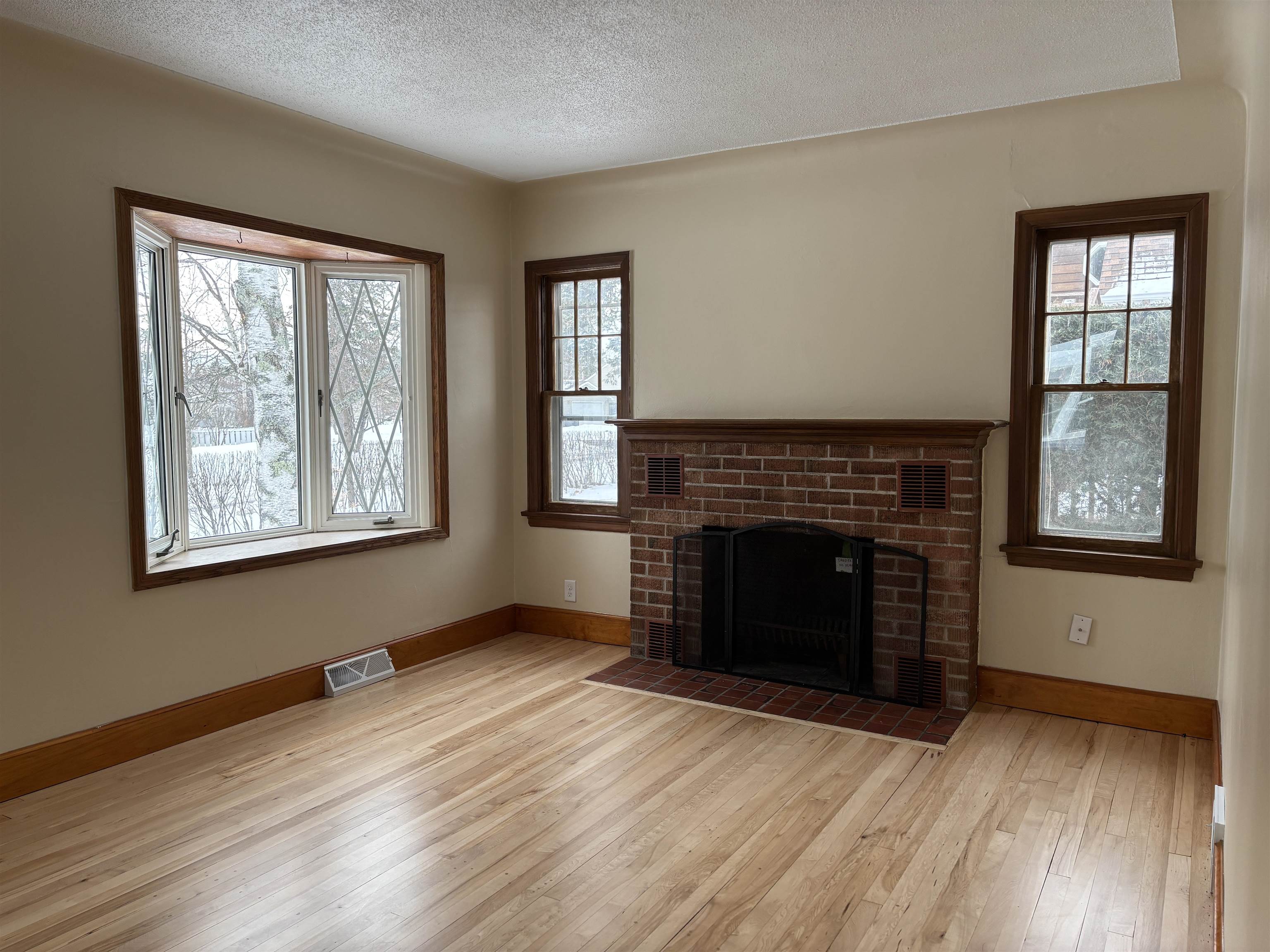 5211 Avondale Street Duluth, MN 55804 - Photo 9 of 29