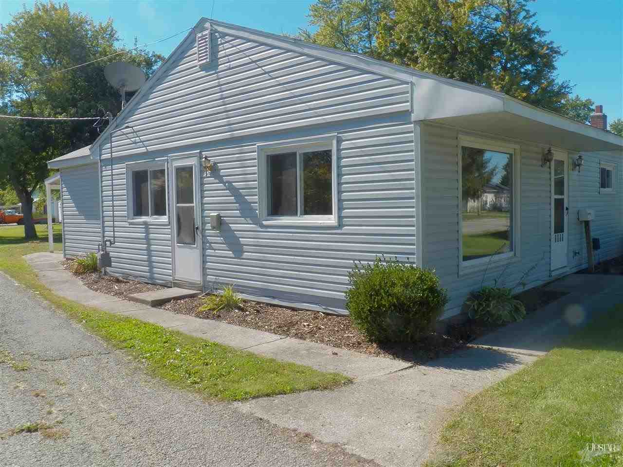 1613 Madison Street Decatur, IN 46733 - Photo 2 of 30