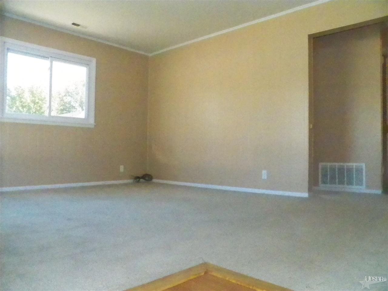 1613 Madison Street Decatur, IN 46733 - Photo 10 of 30