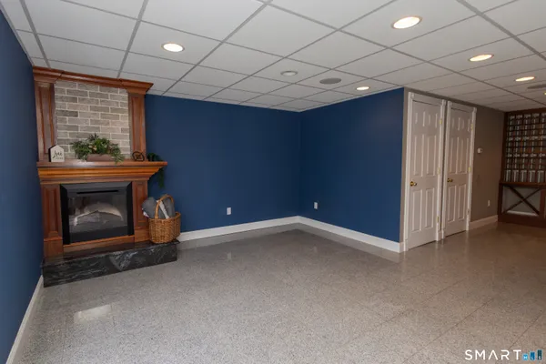 $389,900 | 150 Poplar Drive, Cheshire, CT 06410