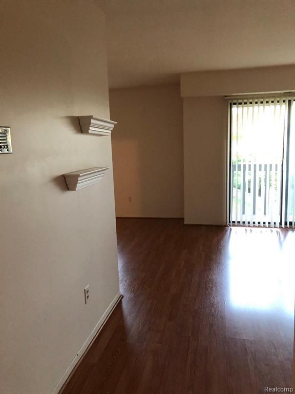31993 West 12 Mile Road, Unit 306 Farmington, MI 48334 - Photo 4 of 18