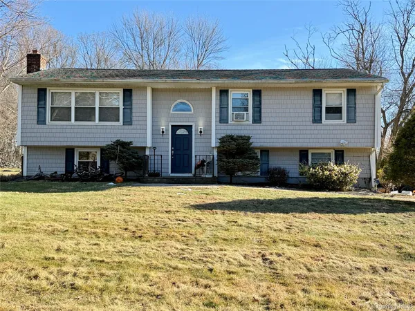 $709,500 | 110 Wayacross Road, Mahopac, NY 10541