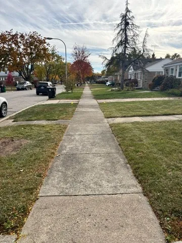 $339,900 | 1932 Newcastle Avenue, Westchester, IL 60154