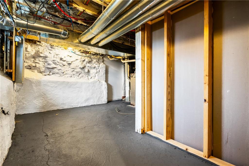 2918 Spring Street Pittsburgh, PA 15210 - Photo 22 of 25 a view of a garage
