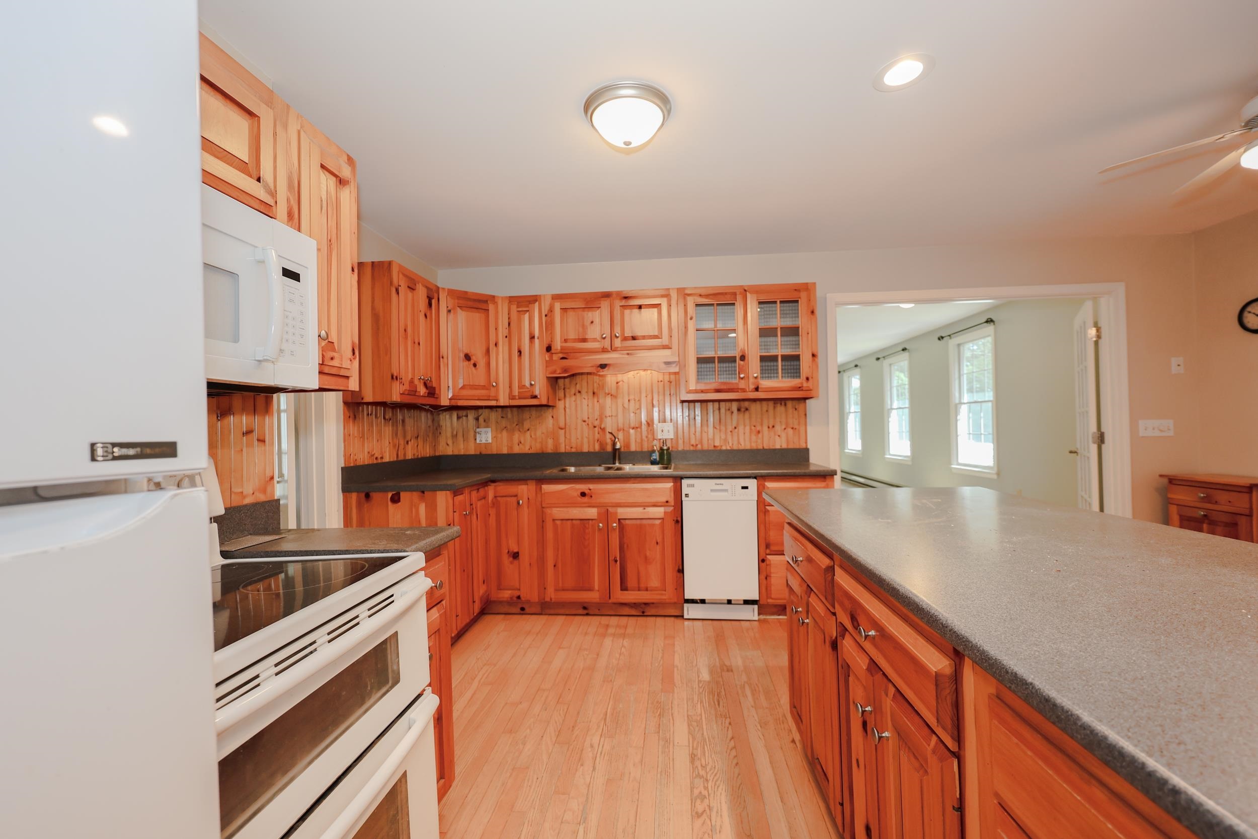 55 Holbrook Hill Road Bedford, NH 03110 - Photo 19 of 43