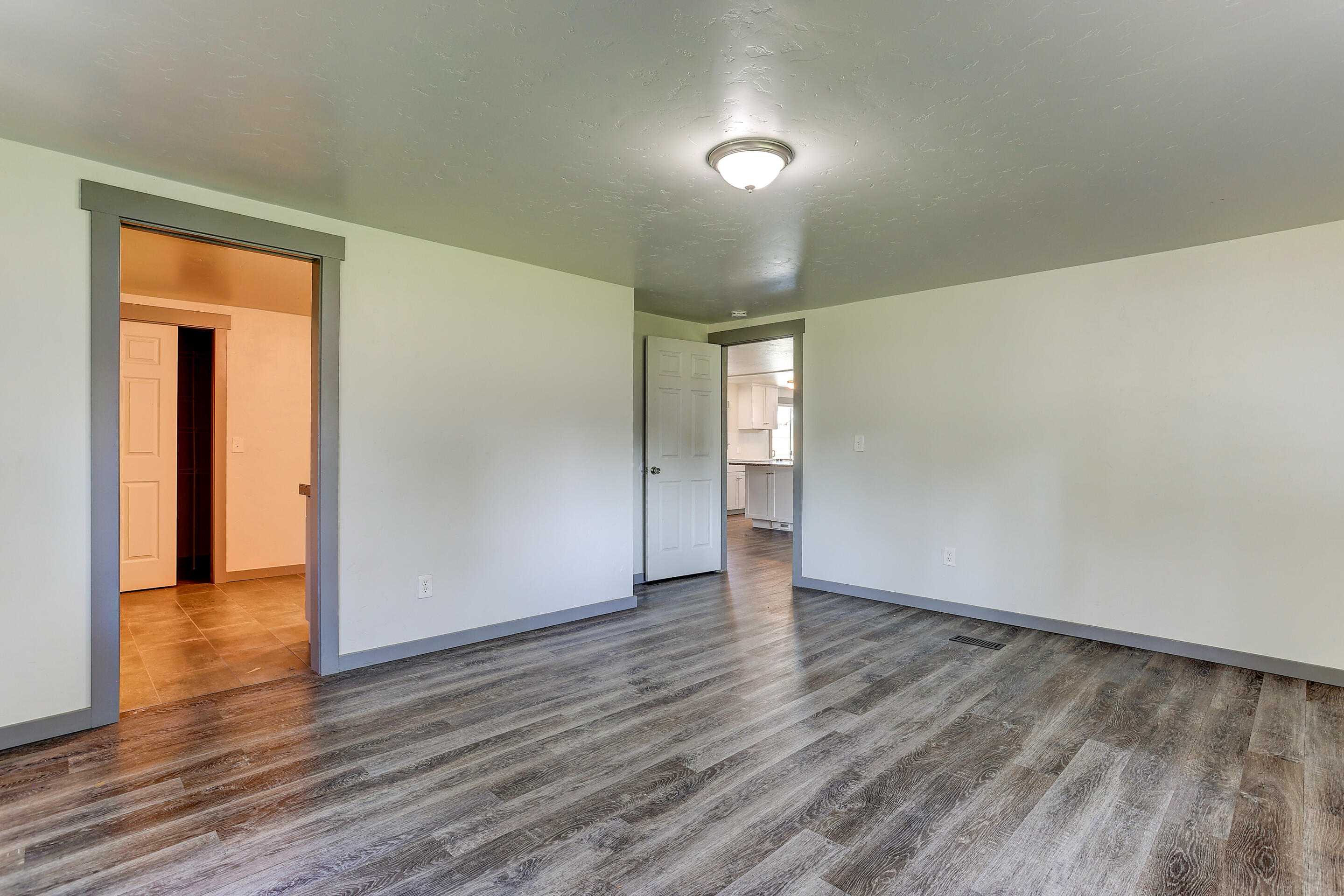 19239 Shoshone Road Bend, OR 97702 - Photo 25 of 39 Primary Bedroom Main Home