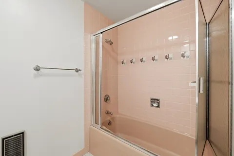 $825,000 | 1500 Sheridan Road, Unit 9K, Wilmette, IL 60091
