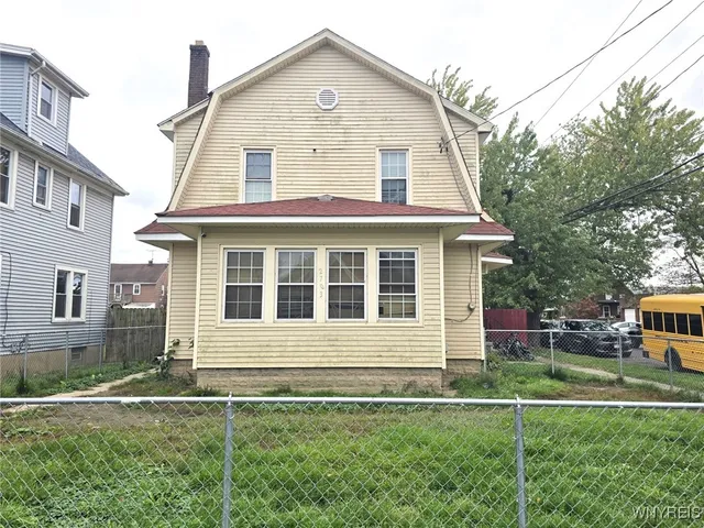 $110,000 | 2703 La Salle Avenue, Niagara Falls, NY 14301