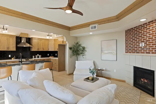 $775,000 | 79 East Aikens Road, Unit 203, Eagle, ID 83616