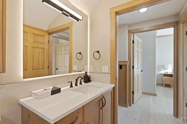 $775,000 | 79 East Aikens Road, Unit 203, Eagle, ID 83616