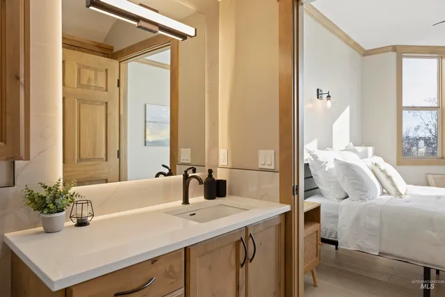 $775,000 | 79 East Aikens Road, Unit 203, Eagle, ID 83616