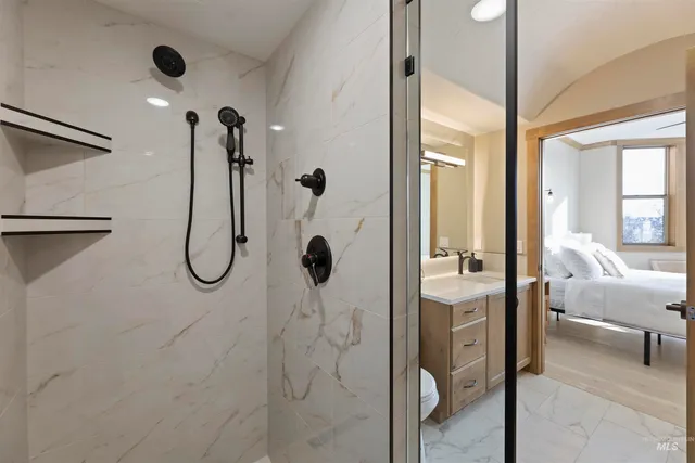 $775,000 | 79 East Aikens Road, Unit 203, Eagle, ID 83616