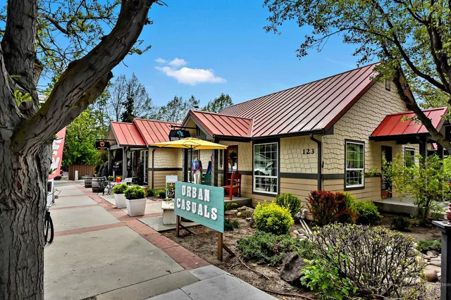 $775,000 | 79 East Aikens Road, Unit 203, Eagle, ID 83616