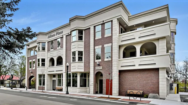 $775,000 | 79 East Aikens Road, Unit 203, Eagle, ID 83616