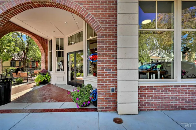 $775,000 | 79 East Aikens Road, Unit 203, Eagle, ID 83616