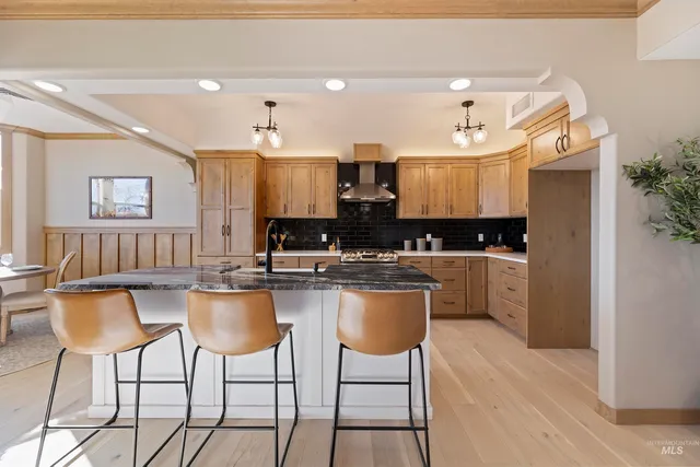 $775,000 | 79 East Aikens Road, Unit 203, Eagle, ID 83616