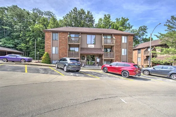 $55,000 | 411 Woodside Trail, Unit D6, Decatur, IL 62521