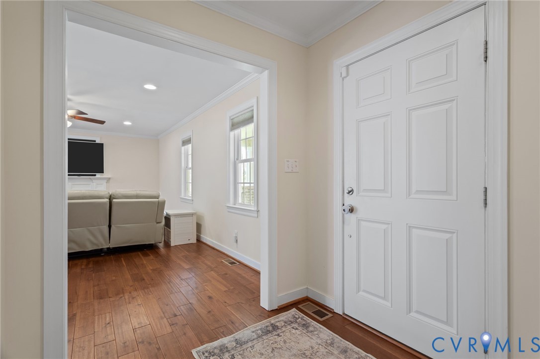 3415 Three Chopt Road Gum Spring, VA 23065 - Photo 8 of 54 looking towards the living room