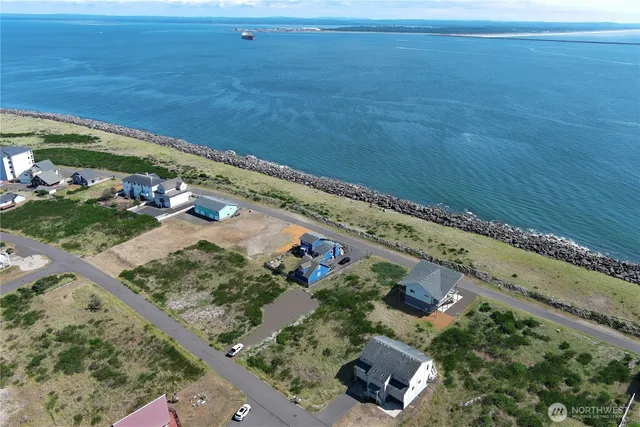 a view of an outdoor space