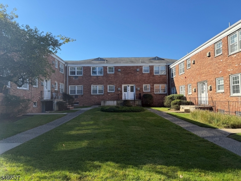 163 Ridge Road, Unit C Cedar Grove, NJ 07009 - Photo 2 of 16 Gallery Image 2