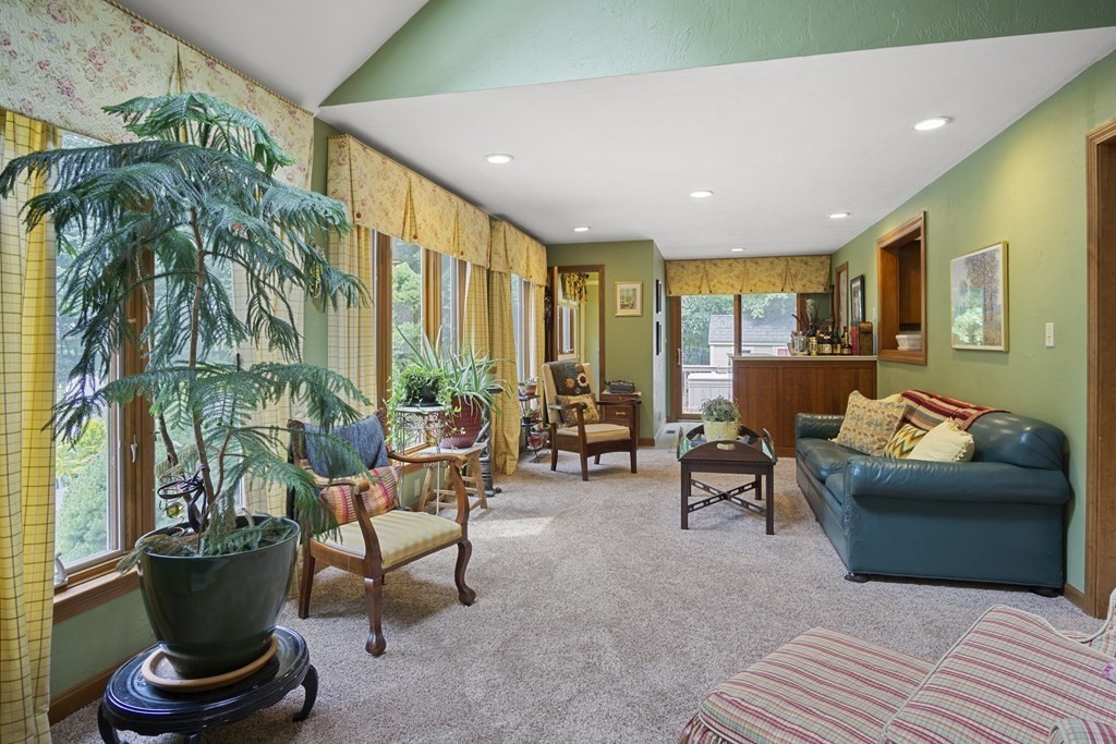 1 Coachman Ridge Road Shrewsbury, MA 01545 - Photo 13 of 42 Gallery Image 13