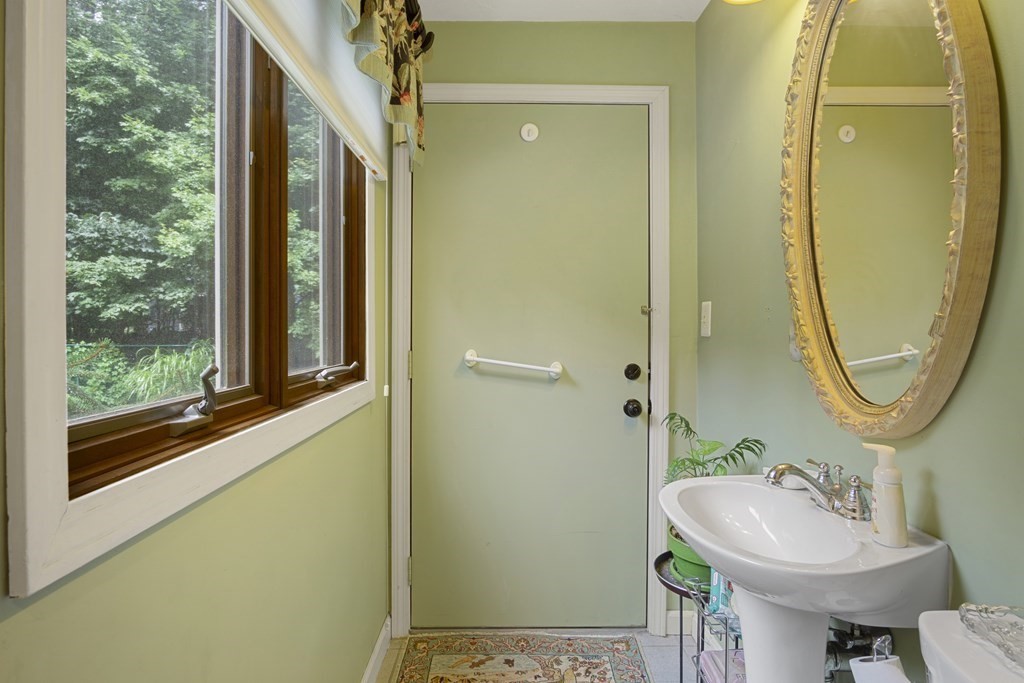 1 Coachman Ridge Road Shrewsbury, MA 01545 - Photo 15 of 42 Gallery Image 15