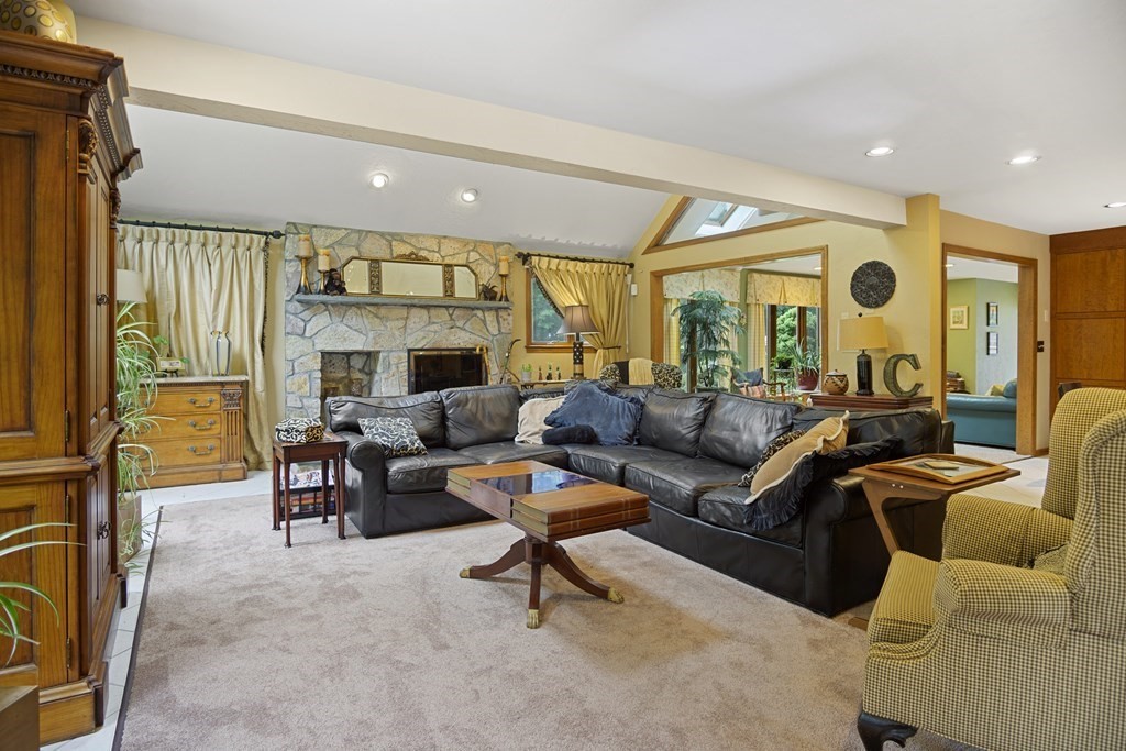 1 Coachman Ridge Road Shrewsbury, MA 01545 - Photo 9 of 42 Gallery Image 9