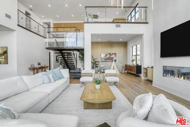 $2,999,888 | 11862 Hillsborough Lane, Porter Ranch, CA 91326