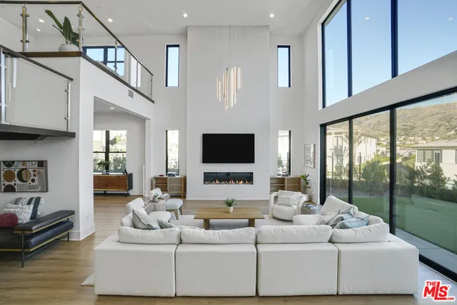 $2,999,888 | 11862 Hillsborough Lane, Porter Ranch, CA 91326