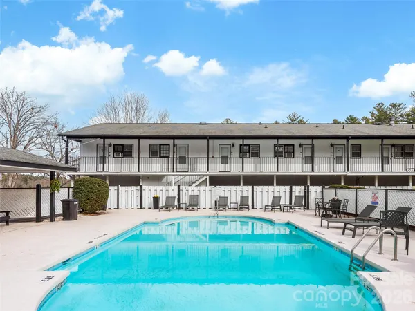 $189,900 | 130 Old Mill Road, Unit 223, Flat Rock, NC 28731