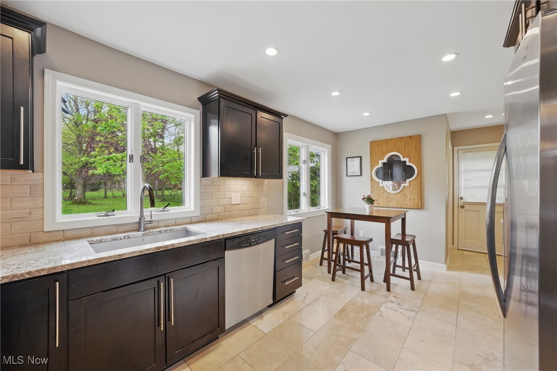 1315 Clearview Road Cleveland, OH 44124 - Photo 9 of 28
