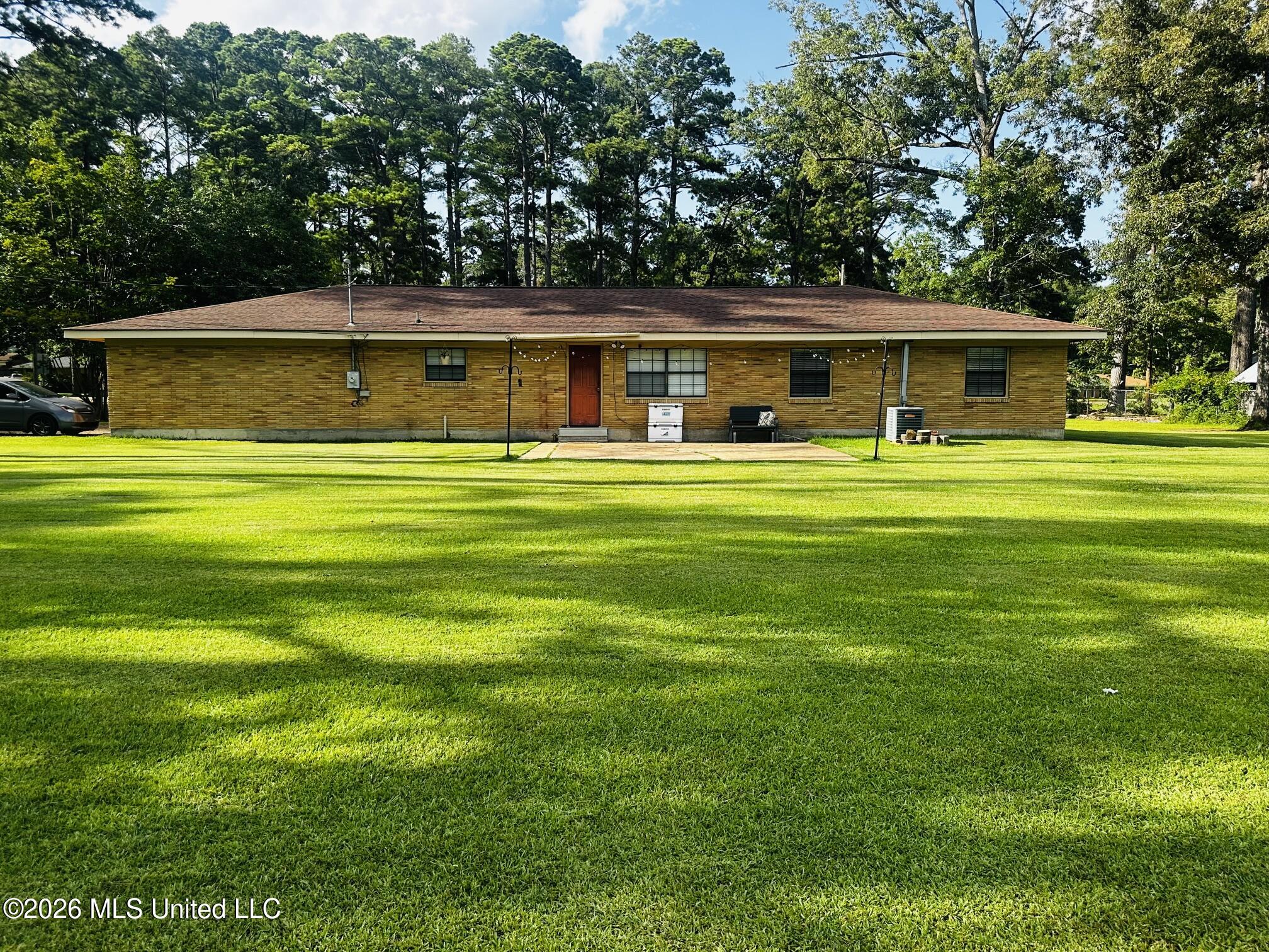 1387 East 1st Street Forest, MS 39074 - Photo 2 of 15 IMG_5495