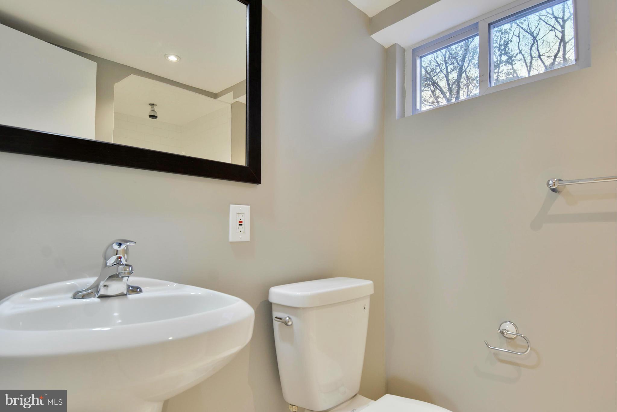 12810 Maple Street Silver Spring, MD 20904 - Photo 18 of 24 Bath