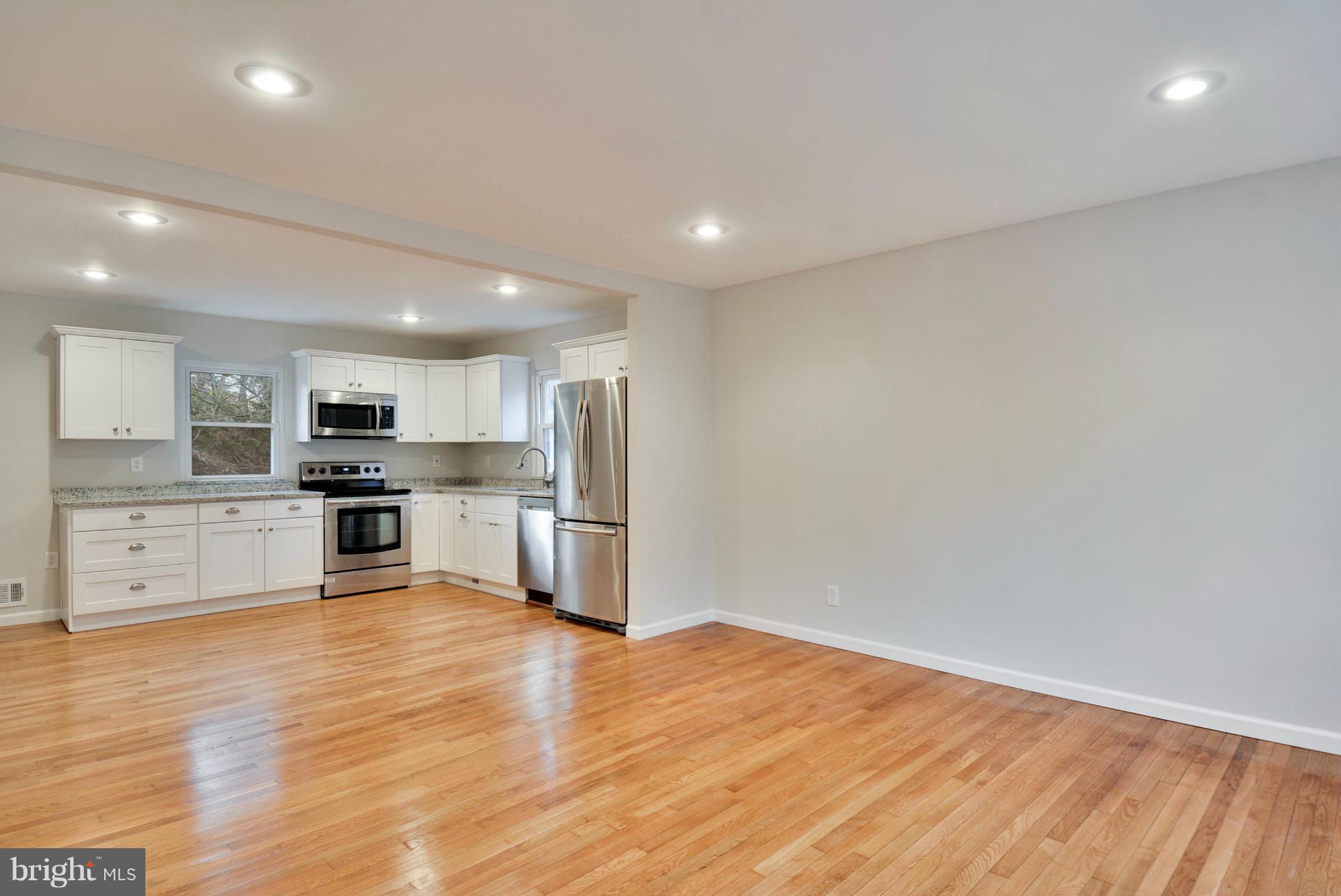 12810 Maple Street Silver Spring, MD 20904 - Photo 4 of 24 Living Room